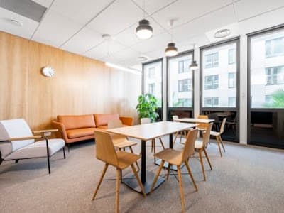 Spaces - Nice, Grand Arenas